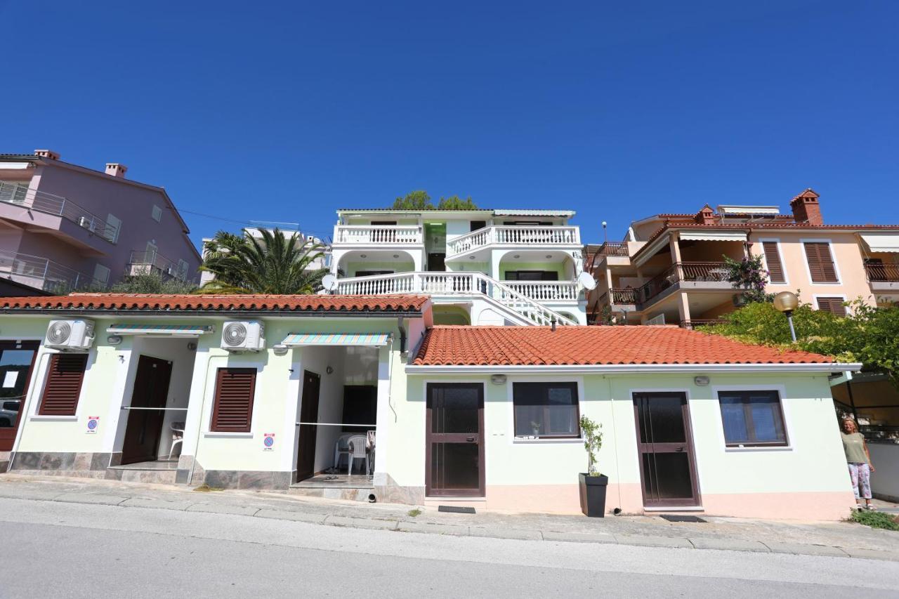 Greenhouse Family Apartments Rabac Exterior foto